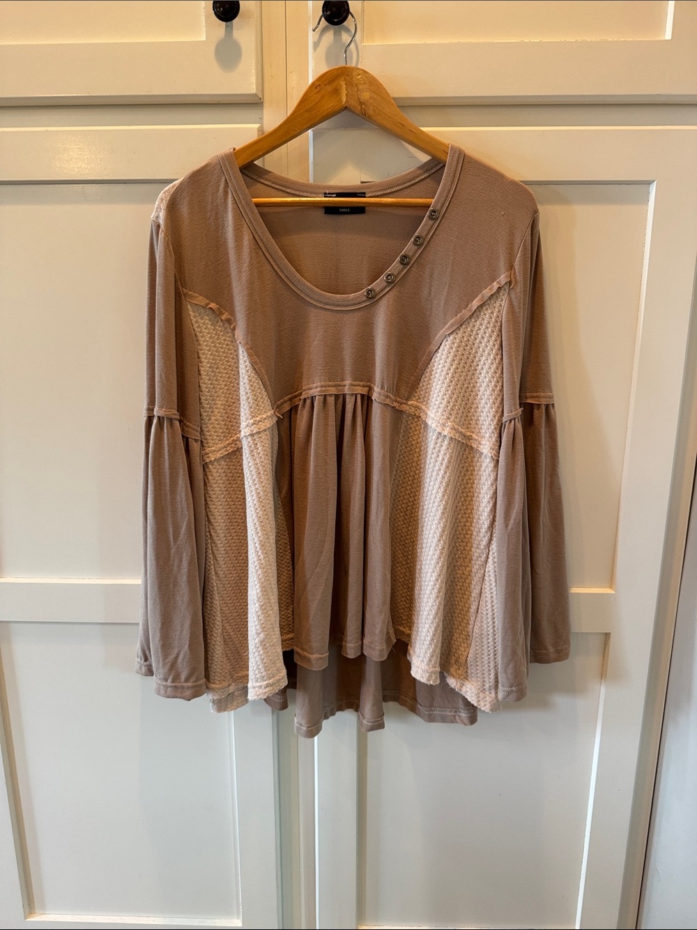 Vici Taupe Long Sleeve Scoop Neck Peasant Top